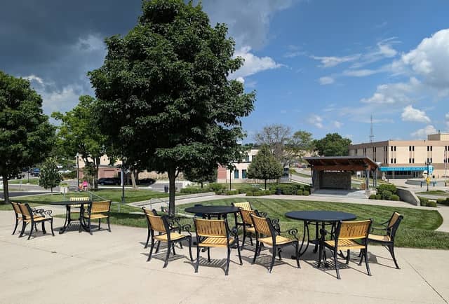 Linden Square - Image 1
