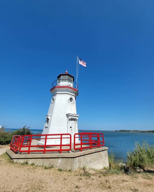 Cheboygan Crib Rear Light - Image 1