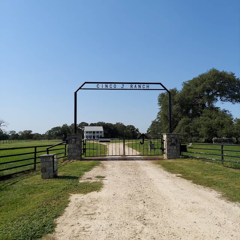 Sam Houston Oak AND BRACHES HOUSE - Image 1