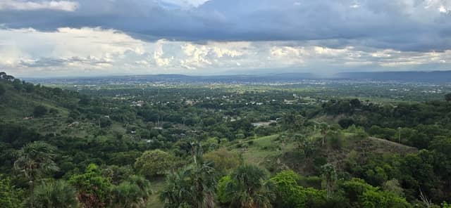 Finca de 4x4 - Image 1
