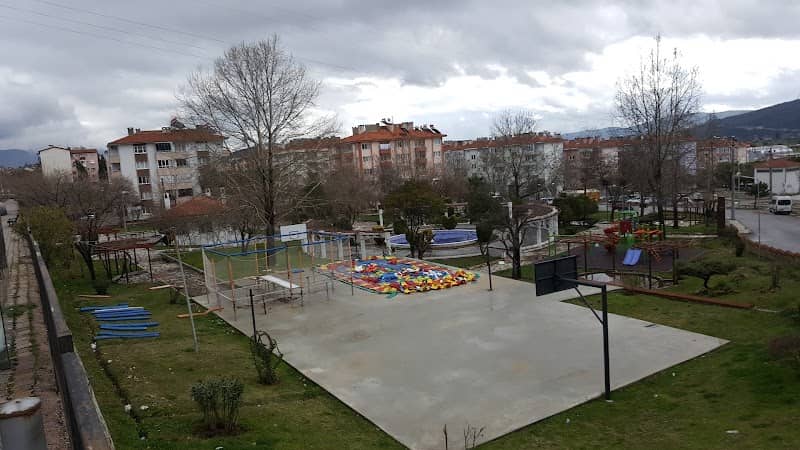 Nazim Hikmet Park - Image 2