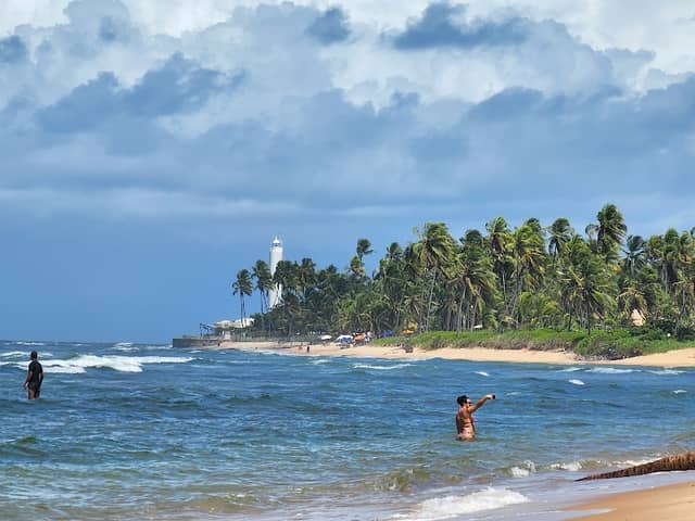 Praia das Piscinas Naturais - Image 1
