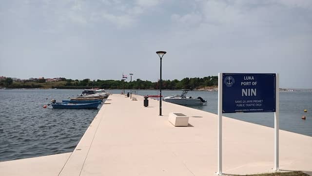 Molo - Image 1