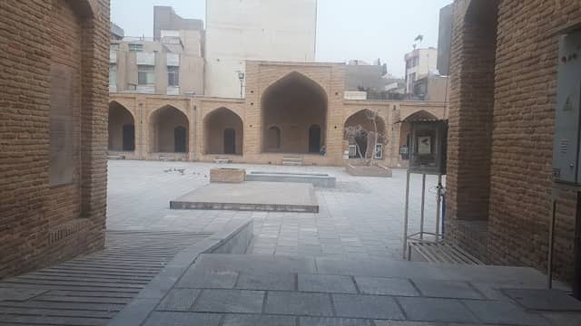 Rey Shah'abbasi Caravanserai - Image 1