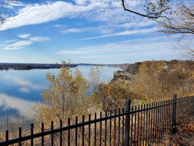 Riverview Park - Image 1