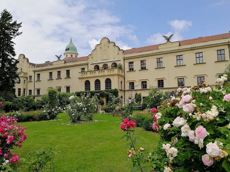 Častolovice castle park - Image 1