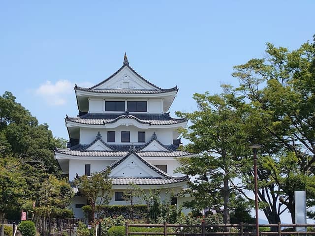 Shiroyama Park - Image 1