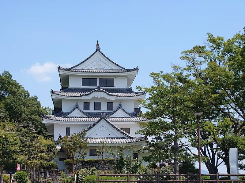 Shiroyama Park - Image 1