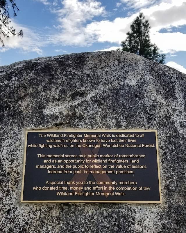 Columbia Breaks Fire Interpretive Center - Image 1