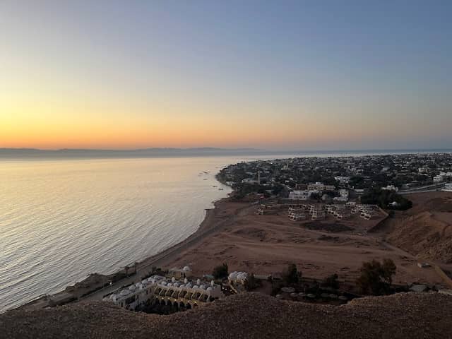 Footpath to viewpoint - Image 1