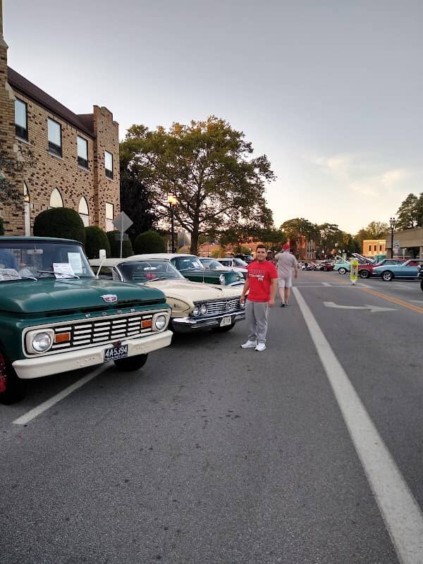 Riverfront Cruise In - Image 1