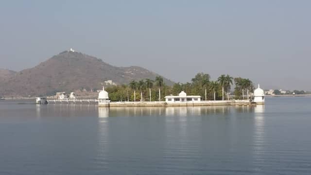 Lake Garden - Image 1