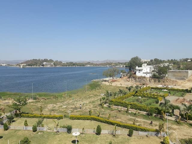 Lake Garden - Image 2