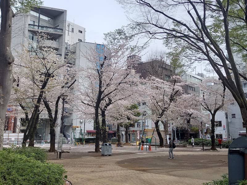Nishi-Ikebukuro Park - Image 2