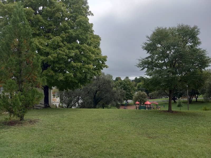 Richardson Park - Image 1