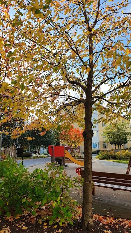 Rissne Park - Image 2