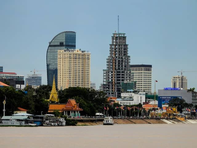 Island river side - Image 2