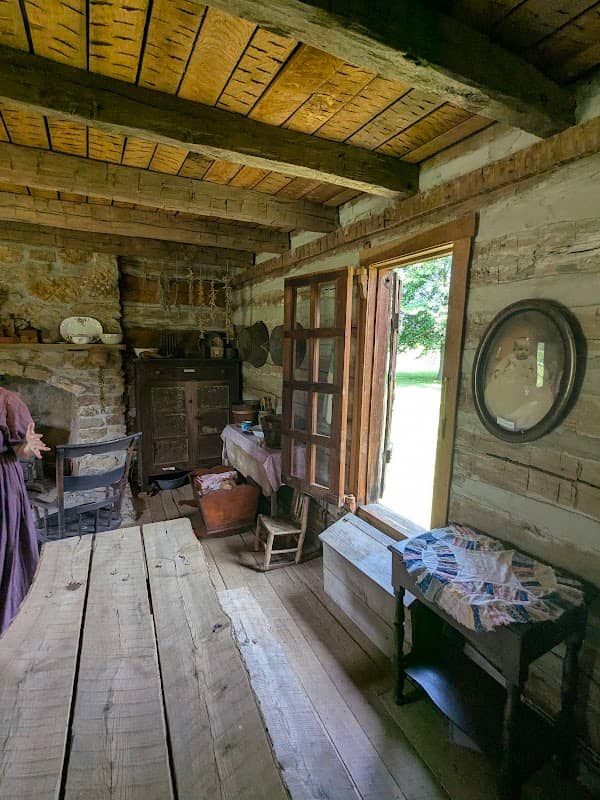 Hutson Memorial Cabins - Image 2