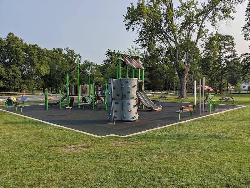 Rady Park - Image 1
