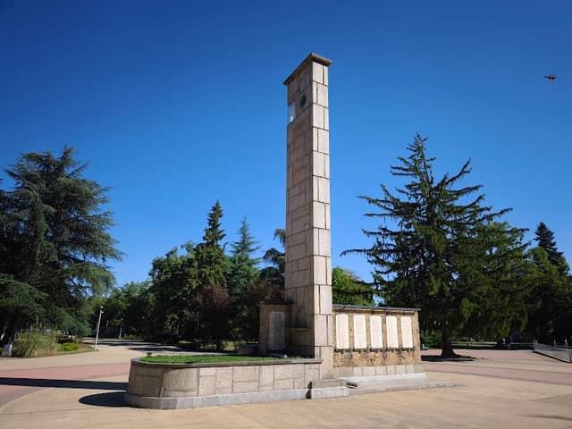 Паметник на загиналите за свободата на България - Image 1
