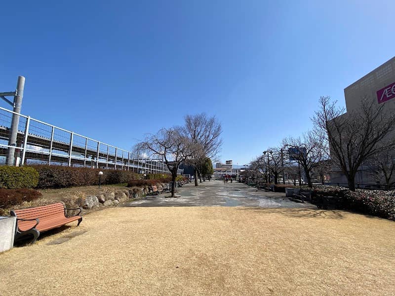 Isawaonsen Ekimae Park - Image 2
