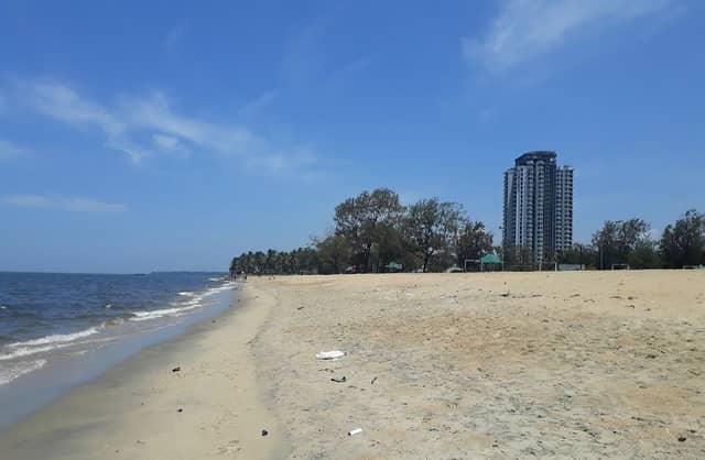 Varakkal Beach - Image 1