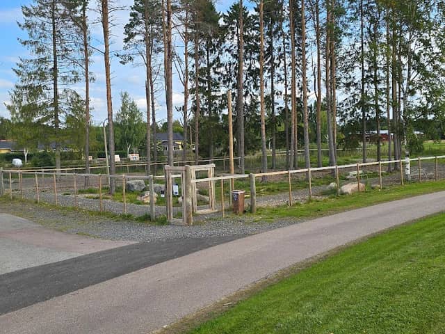 Koirapuisto - Image 1