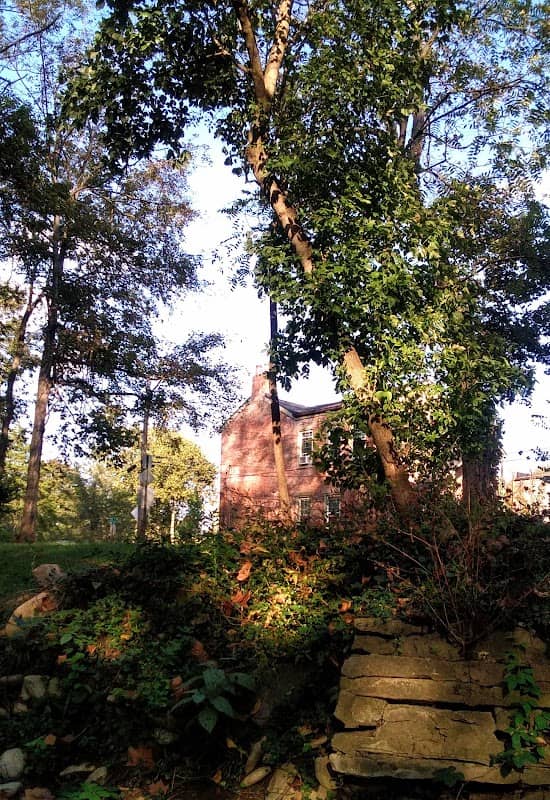 Riverwalk Public Park - Image 2
