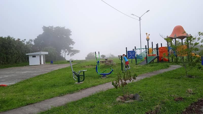 Calle Hernández Park - Image 1
