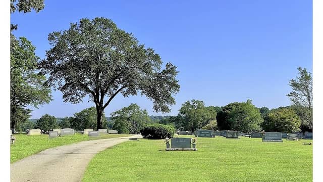 Lincoln Memorial Park - Image 2