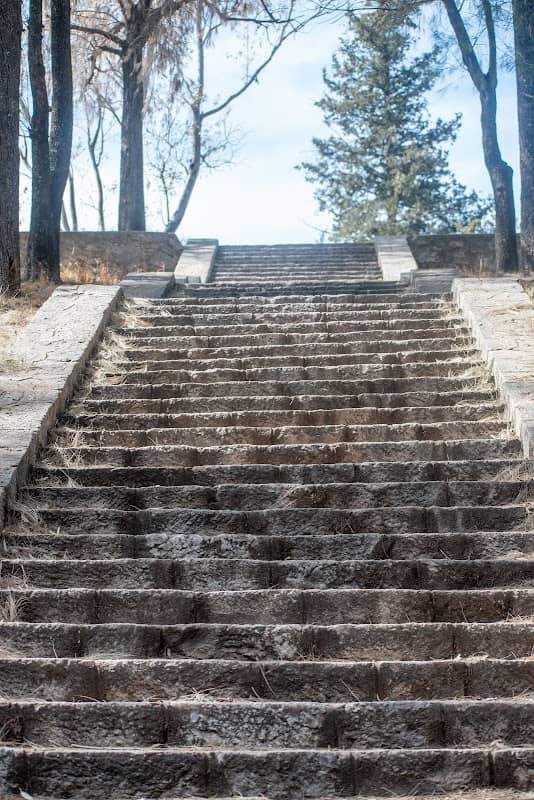 Escaleras Cruz de Piedra - Image 1