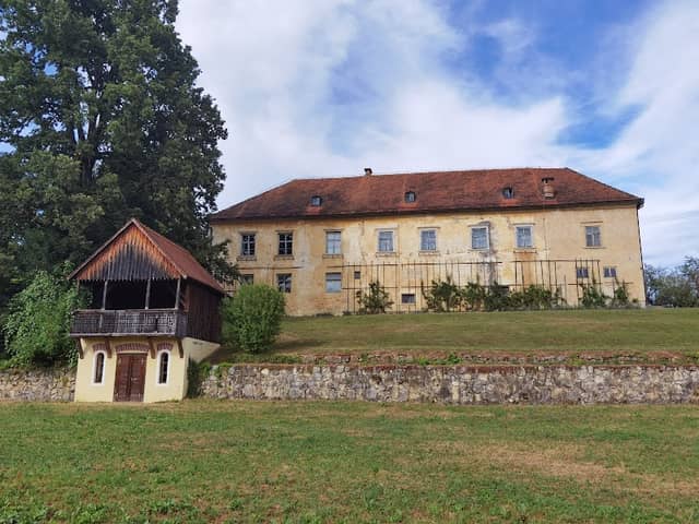 Grm Castle - Image 2