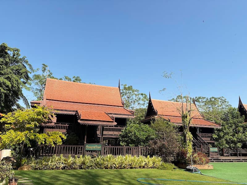 Hat Salao Park - Image 1