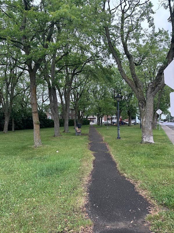 Parc Notre-Dame-de-l'Assomption - Image 1