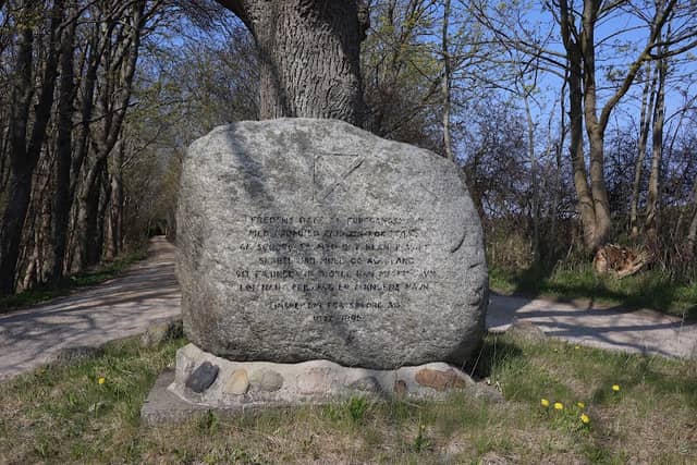 Memorial stone for Løjtnant Feilberg - Image 1