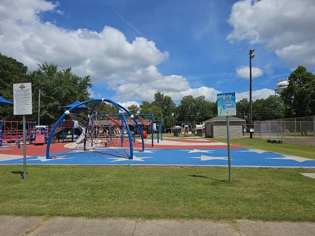 Veterans Memorial Park - Image 2