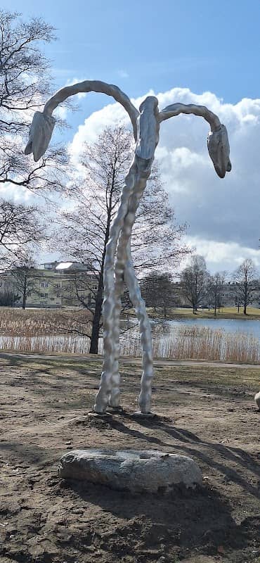 "Medvarelse" (Sculpture) - Image 1