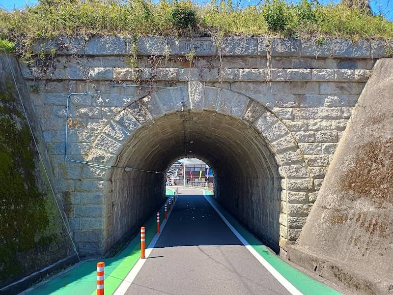 東海道 由良谷川隧道 - Image 1