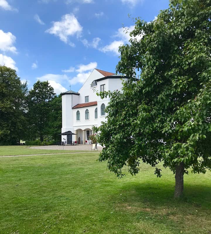 Brundlund Castle - Image 1
