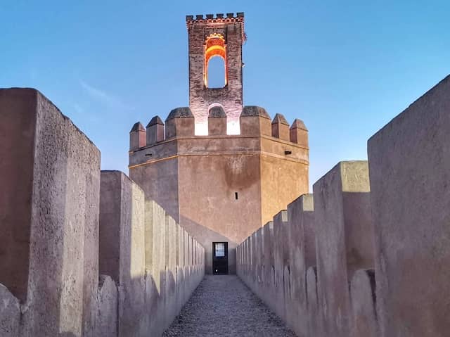 Torre Espantaperros - Image 1
