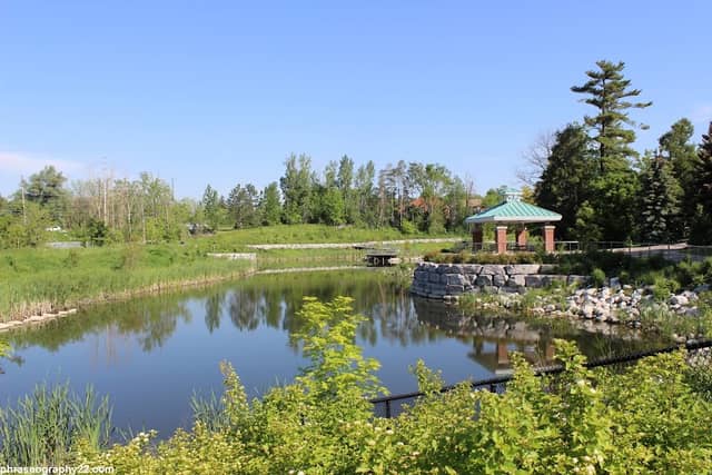 Rumble Pond Park - Image 1