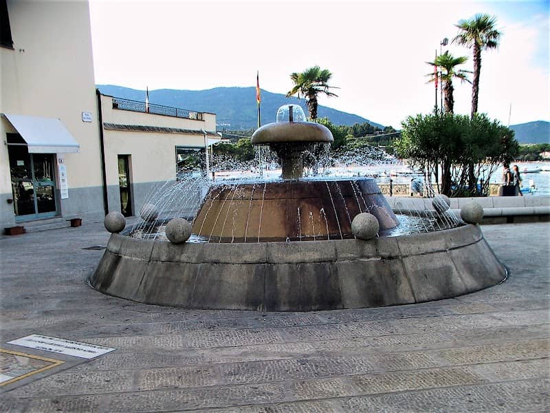 Fontana lungomare - Marina di Campo (li) - Image 1