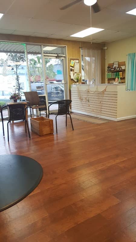 Mane Attraction Salon & Spa - Image 1