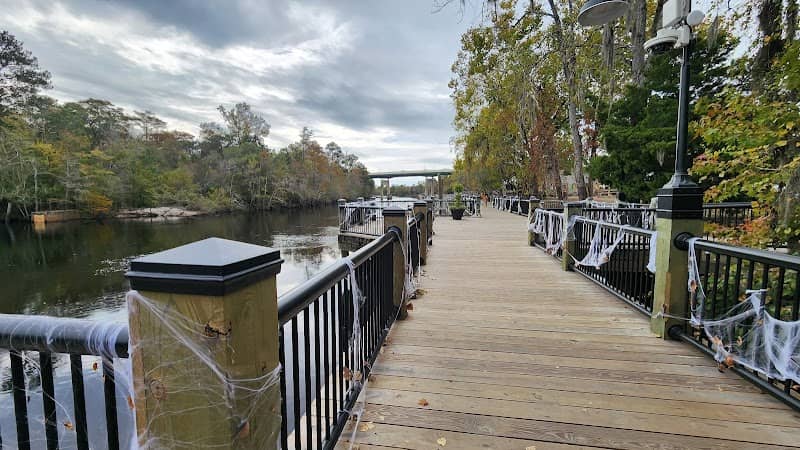 Riverwalk park - Image 2