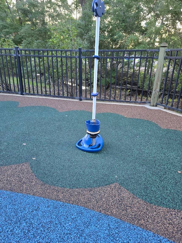 Riverwalk park - Image 1