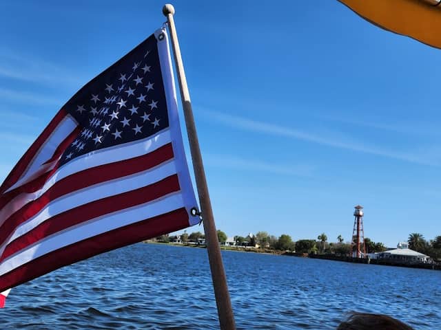 Lake Sumter Landing Boat Tour - Image 3