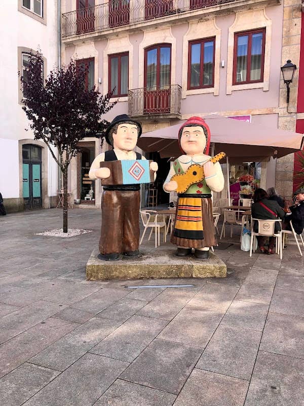 Bonecos Tradicionais - Image 1