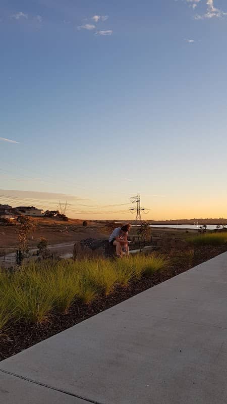 Roxburgh Park Valley Park - Image 1