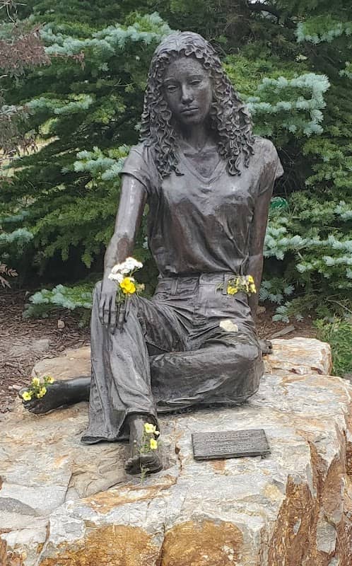 Serene Dreams Sculpture Garden - Image 1
