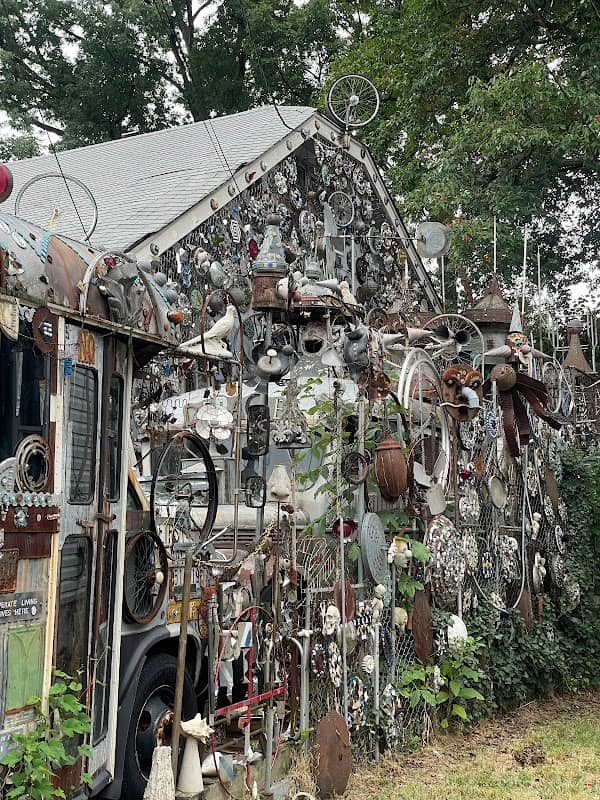 Vanadu Art House - Image 1